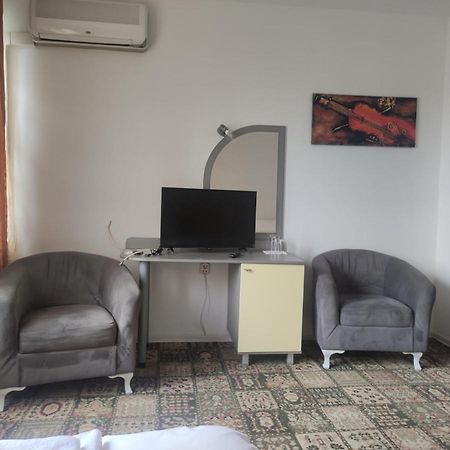 Кианти Hotel Kardzsali Kültér fotó